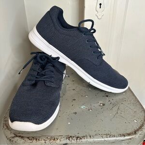 CUATER TRAVIS MATHEW MEN’S THE DAILY KNIT MESH | SIZE: 13 | HEATHER BLUE | EUC